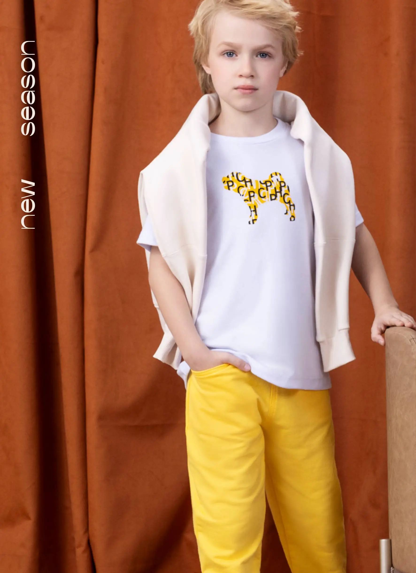 Conjunto Infantil Suéter Tricô Verde Manga Xadrez e Calça Bege